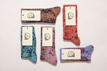 Load image into Gallery viewer, DAHLIA SPECKLE SOCKS