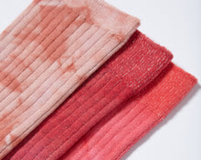 Load image into Gallery viewer, Chestnut Ribbed Tie-dyed Socks
